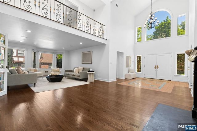 30 Creston Avenue, Tenafly, NJ 07670