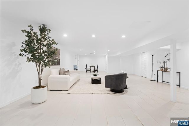 30 Creston Avenue, Tenafly, NJ 07670