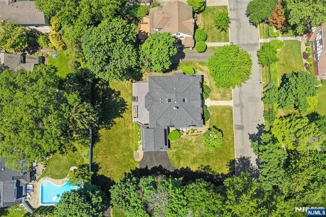 30 Creston Avenue, Tenafly, NJ 07670
