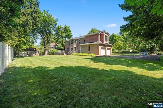 30 Creston Avenue, Tenafly, NJ 07670