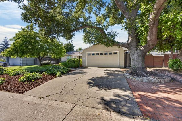 4549 Lippi Pkwy, Sacramento, CA 95823