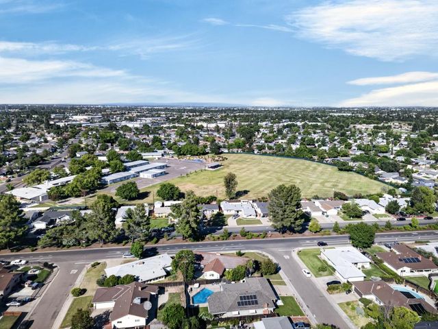 4549 Lippi Pkwy, Sacramento, CA 95823