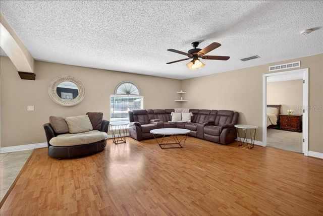 33 RED BARN DRIVE, Palm Coast, FL 32164