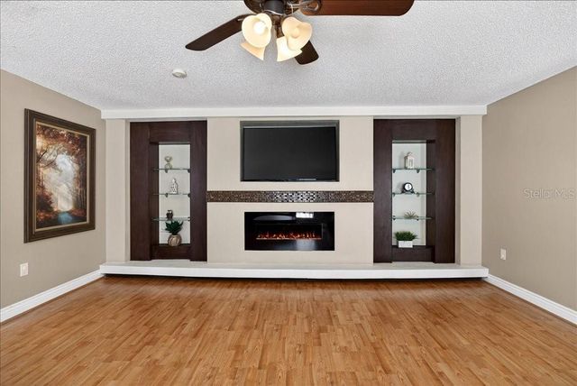 33 RED BARN DRIVE, Palm Coast, FL 32164