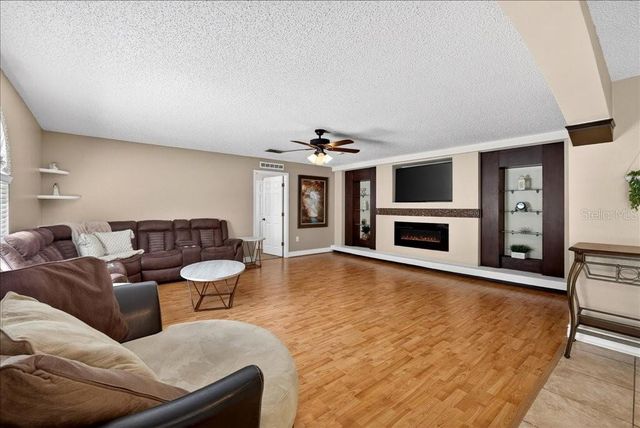 33 RED BARN DRIVE, Palm Coast, FL 32164