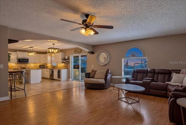 33 RED BARN DRIVE, Palm Coast, FL 32164