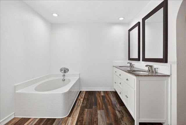 33 RED BARN DRIVE, Palm Coast, FL 32164