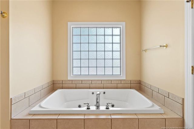 874 Three Wood Drive, Fayetteville, NC 28312