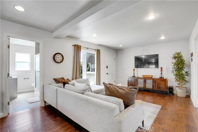 1301 S Hudson, Los Angeles, CA 90019