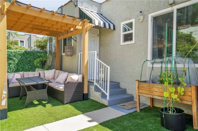 1301 S Hudson, Los Angeles, CA 90019