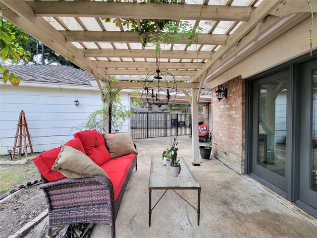 8423 Burwood Park Drive, Spring, TX 77379