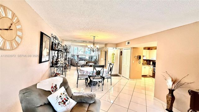 8961 S Hollybrook Boulevard 106, Pembroke Pines, FL 33025