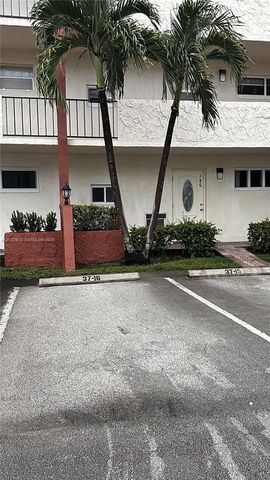 8961 S Hollybrook Boulevard 106, Pembroke Pines, FL 33025