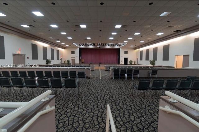 8961 S Hollybrook Boulevard 106, Pembroke Pines, FL 33025