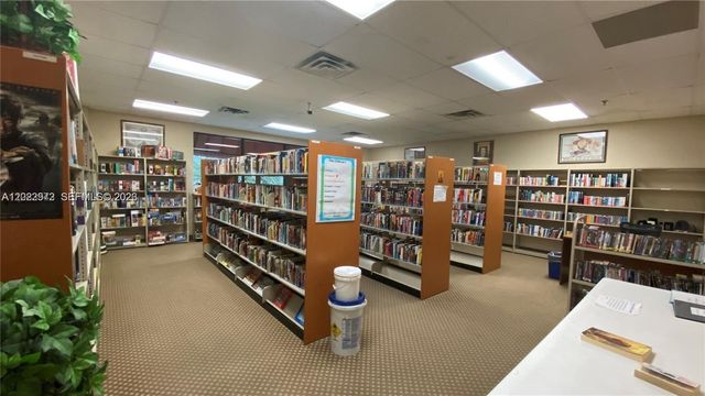8961 S Hollybrook Boulevard 106, Pembroke Pines, FL 33025