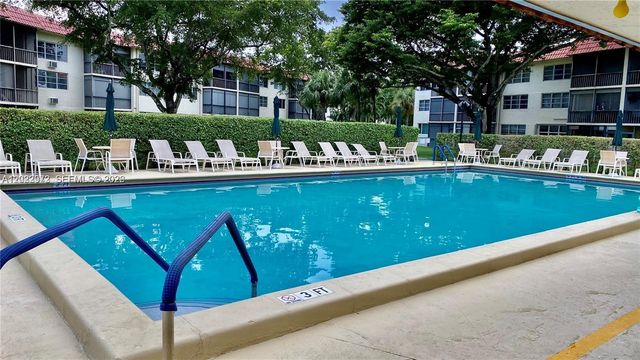 8961 S Hollybrook Boulevard 106, Pembroke Pines, FL 33025