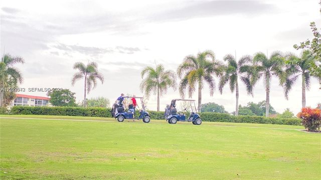 8961 S Hollybrook Boulevard 106, Pembroke Pines, FL 33025