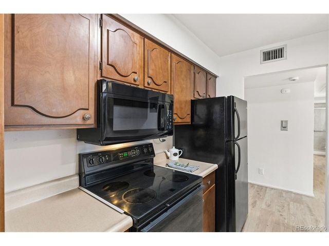 2902 Airport Rd 136, Colorado Springs, CO 80910