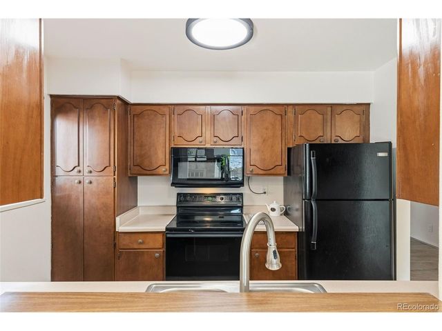 2902 Airport Rd 136, Colorado Springs, CO 80910