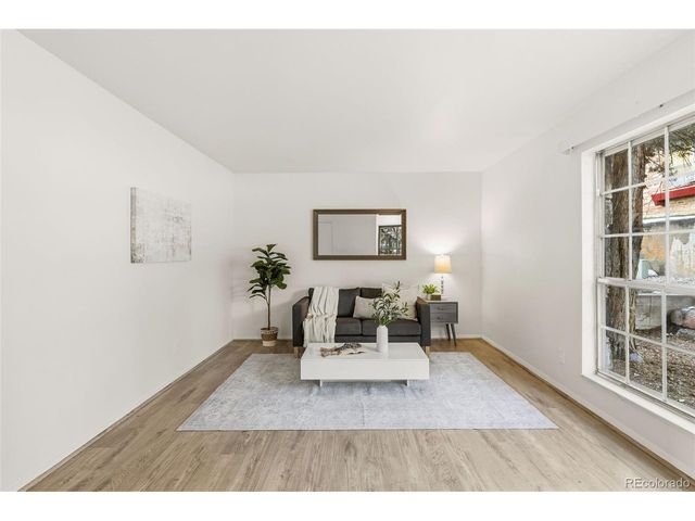 2902 Airport Rd 136, Colorado Springs, CO 80910