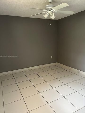 1136 NE 210th Ter 1136, Miami, FL 33179