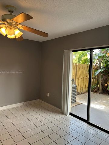 1136 NE 210th Ter 1136, Miami, FL 33179