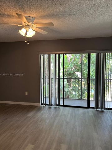 1136 NE 210th Ter 1136, Miami, FL 33179