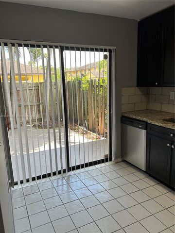 1136 NE 210th Ter 1136, Miami, FL 33179