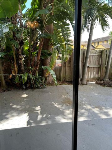 1136 NE 210th Ter 1136, Miami, FL 33179