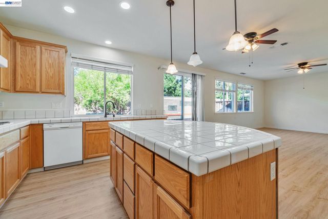 5675 Arcadia Cir, Discovery Bay, CA 94505