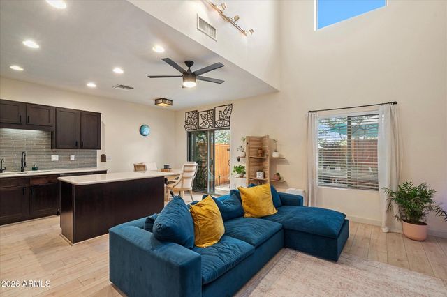 3113 E DANBURY Road 11, Phoenix, AZ 85032