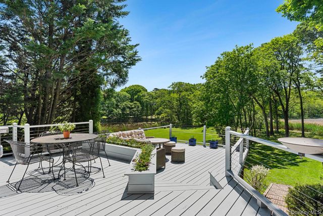 910 New Suffolk Avenue, Mattituck, NY 11952
