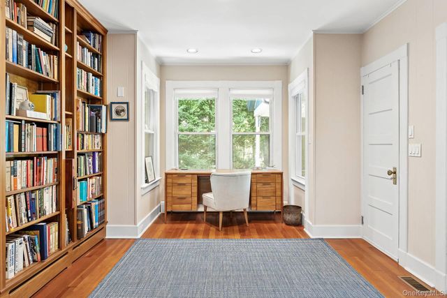 910 New Suffolk Avenue, Mattituck, NY 11952