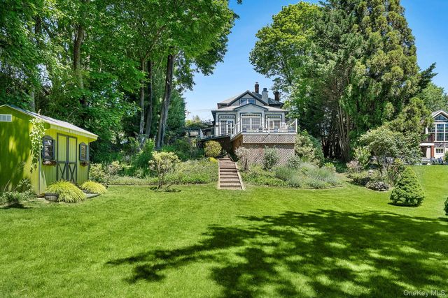 910 New Suffolk Avenue, Mattituck, NY 11952