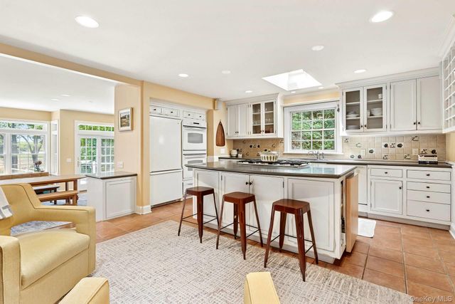 910 New Suffolk Avenue, Mattituck, NY 11952