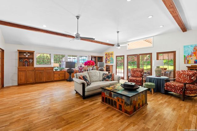 508 CANTERBURY HILL ST, San Antonio, TX 78209