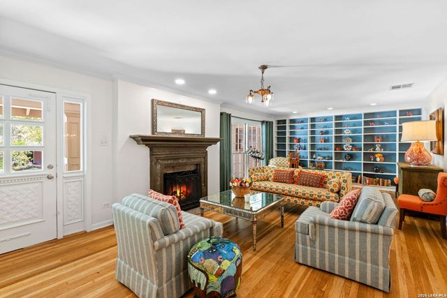 508 CANTERBURY HILL ST, San Antonio, TX 78209