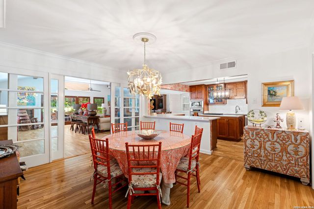 508 CANTERBURY HILL ST, San Antonio, TX 78209