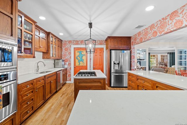 508 CANTERBURY HILL ST, San Antonio, TX 78209
