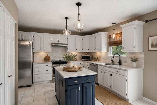 498 W Spring Grove Boulevard, Rostraver, PA 15012