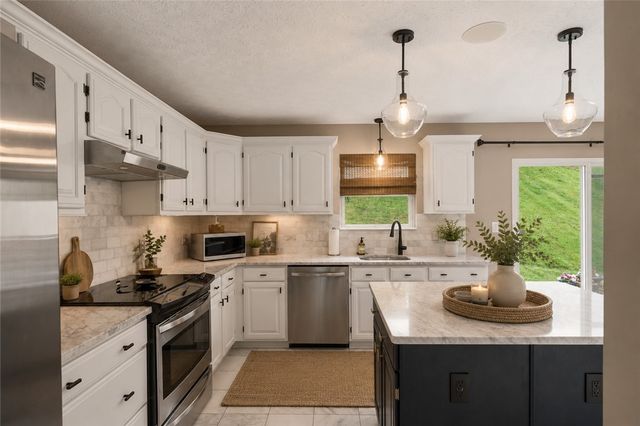 498 W Spring Grove Boulevard, Rostraver, PA 15012
