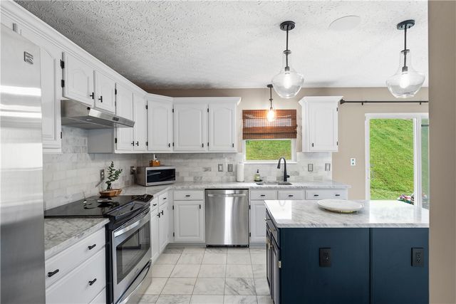 498 W Spring Grove Boulevard, Rostraver, PA 15012