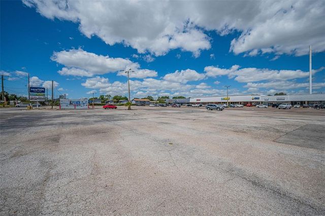 7430 PALM RIVER ROAD, Tampa, FL 33619