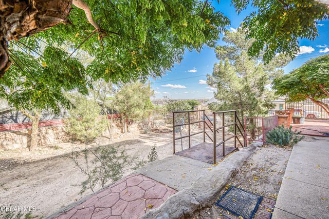 1805 ARIZONA Avenue, El Paso, TX 79902