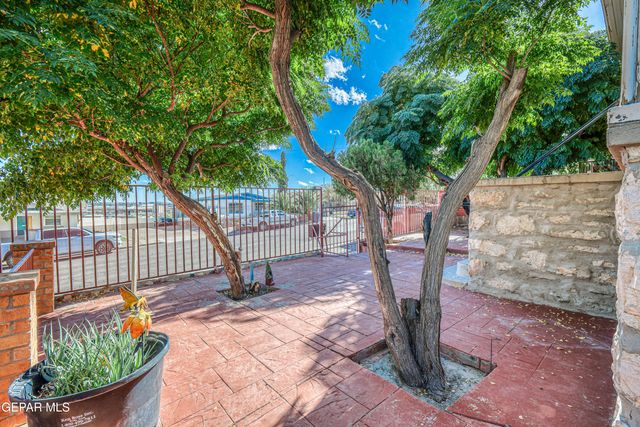 1805 ARIZONA Avenue, El Paso, TX 79902