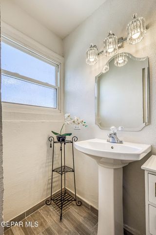 1805 ARIZONA Avenue, El Paso, TX 79902
