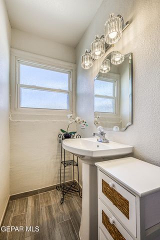 1805 ARIZONA Avenue, El Paso, TX 79902