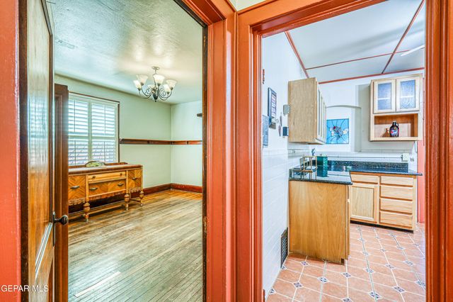 1805 ARIZONA Avenue, El Paso, TX 79902