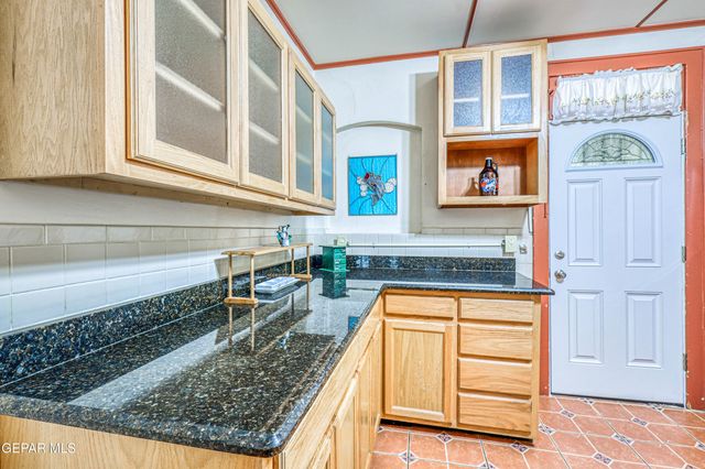 1805 ARIZONA Avenue, El Paso, TX 79902