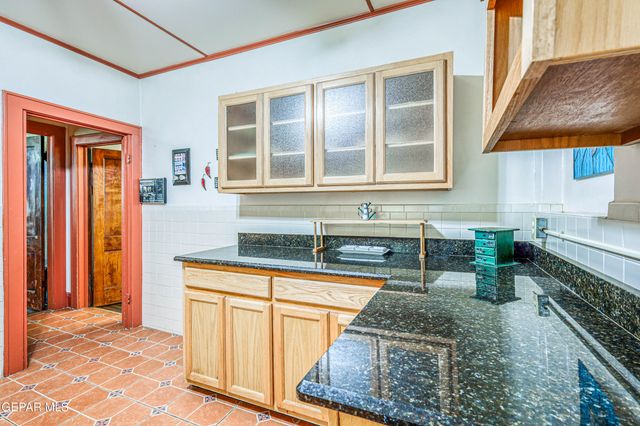 1805 ARIZONA Avenue, El Paso, TX 79902
